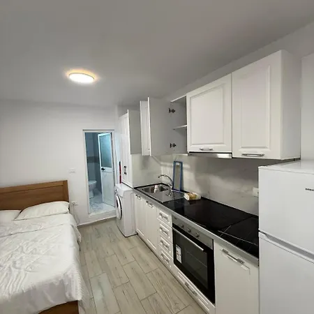 Studio Apartament Tirane 公寓 地拉那
